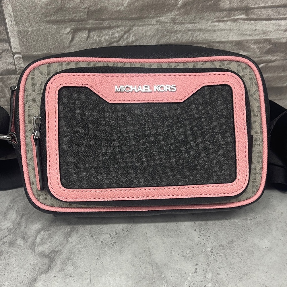 Michael Kors Cooper Colorblock Black and Pink Logo Camera Crossbody & Wallet Set - Picture 8 of 15